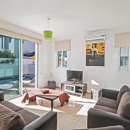 Avra Villas Paralimni Exteriör bild