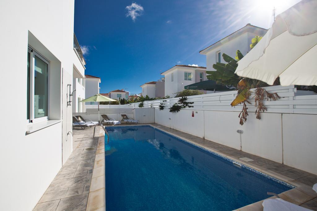 Avra Villas Paralimni Rum bild