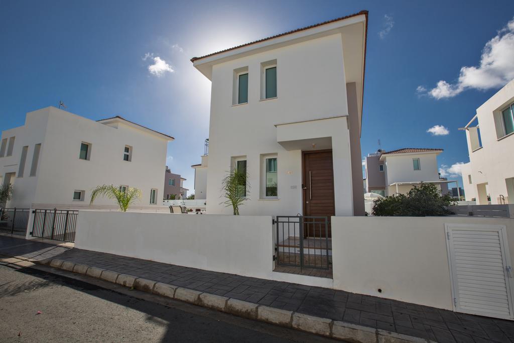 Avra Villas Paralimni Rum bild