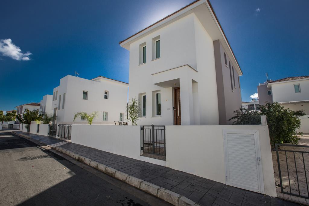 Avra Villas Paralimni Rum bild