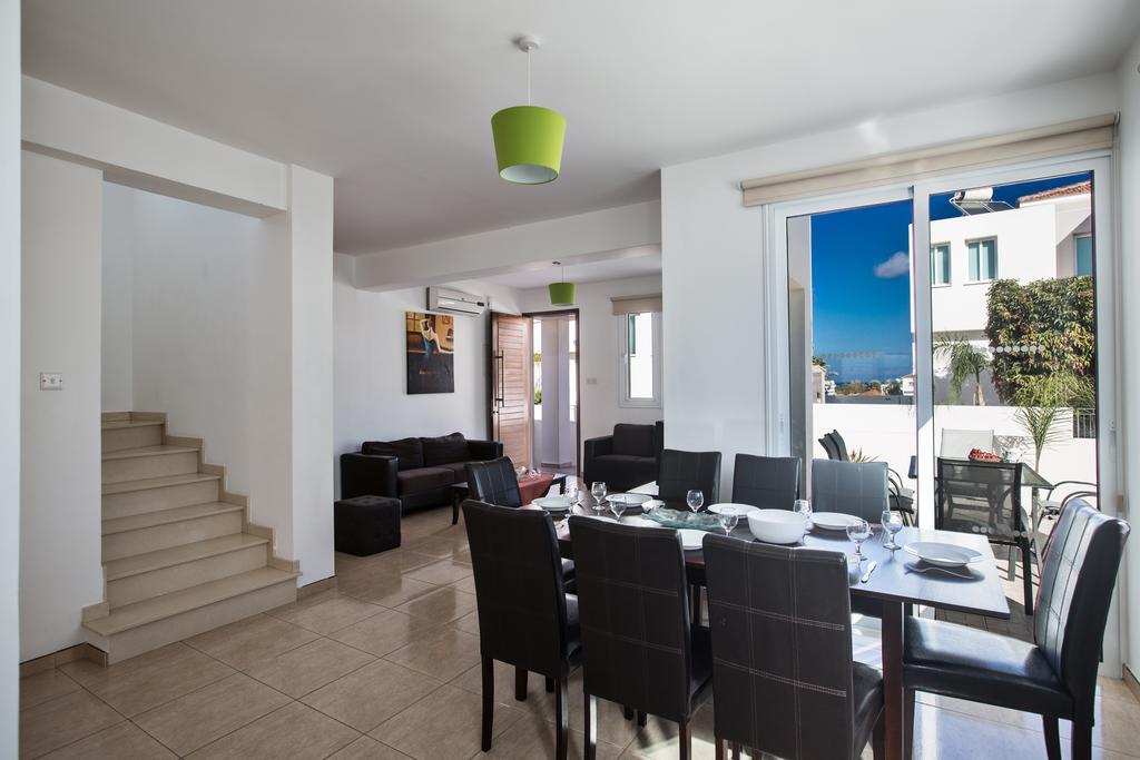 Avra Villas Paralimni Rum bild