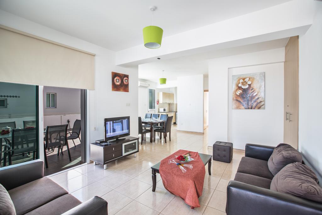 Avra Villas Paralimni Rum bild