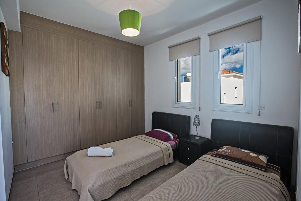Avra Villas Paralimni Rum bild