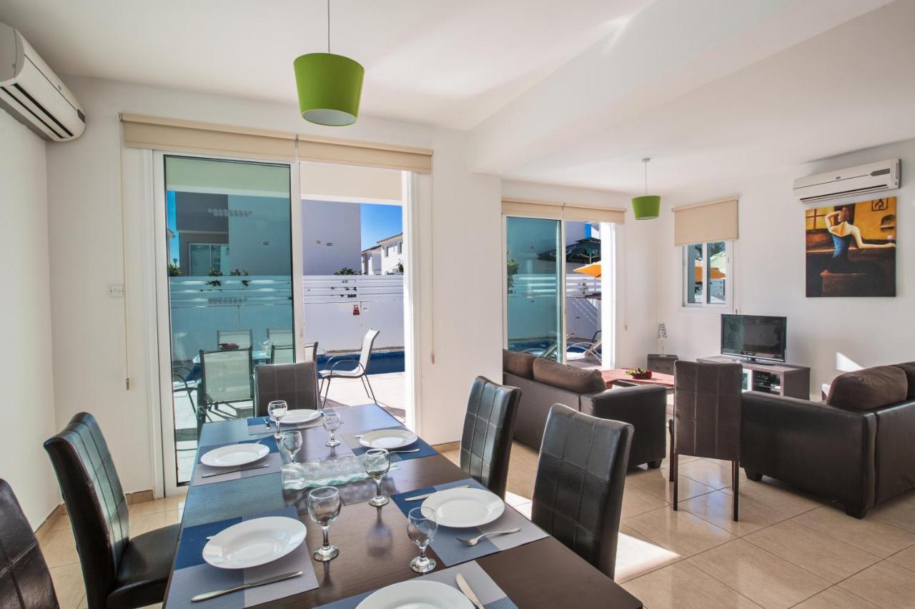 Avra Villas Paralimni Exteriör bild