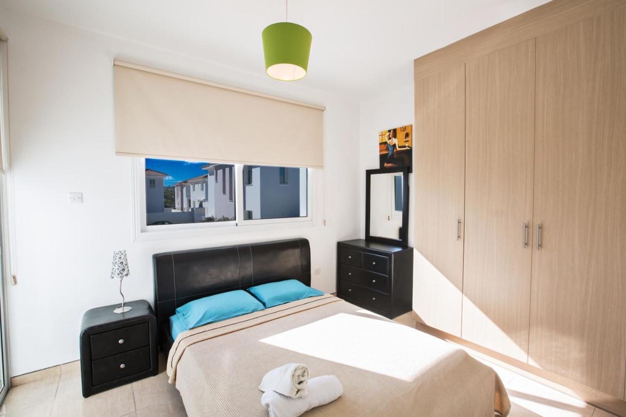 Avra Villas Paralimni Exteriör bild